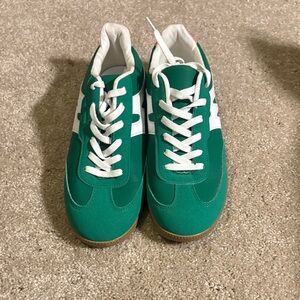 Green and White Men's Sneakers